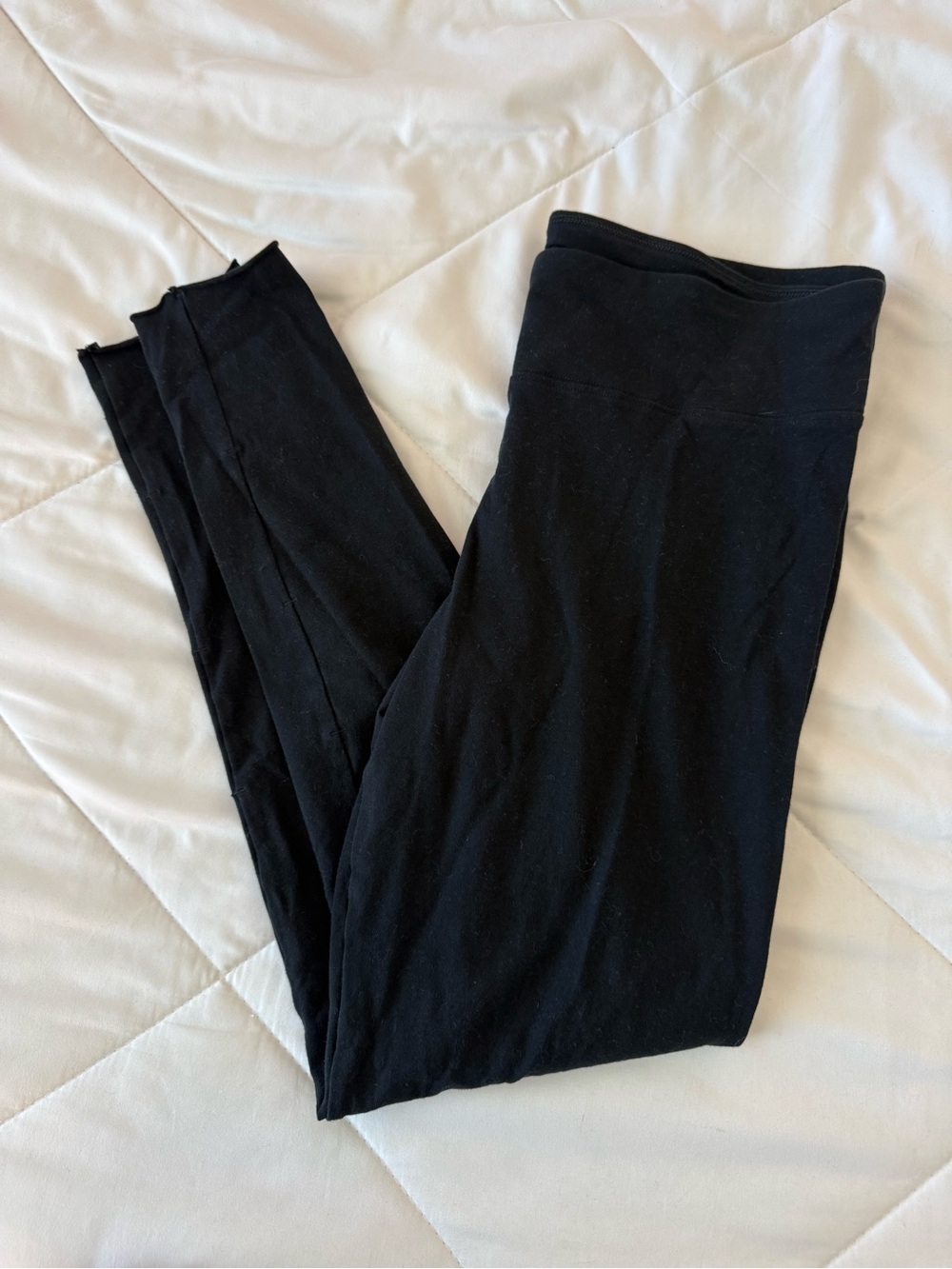 TNA Black High-Waist Stretch Capri Leggings (self cropped)